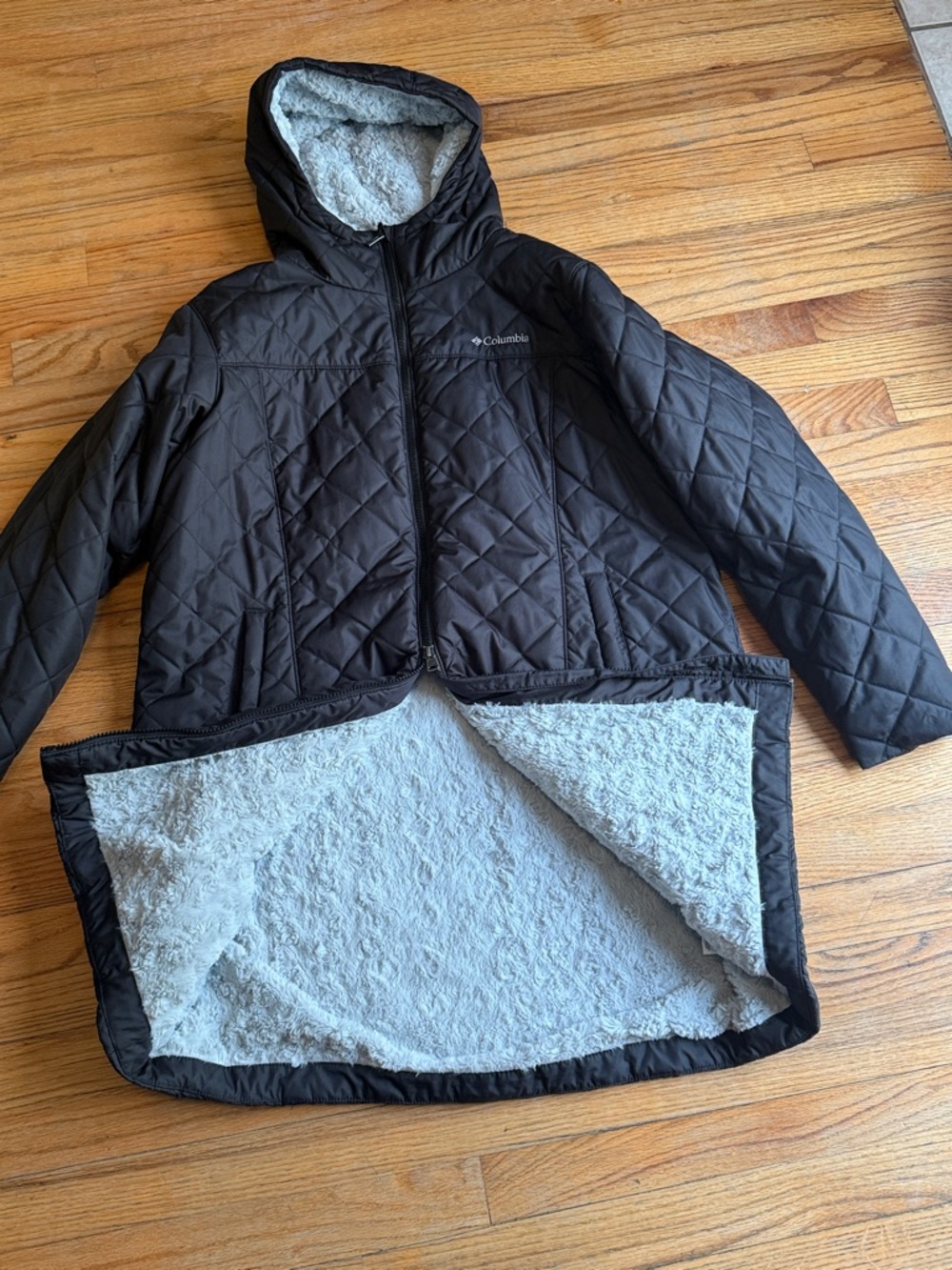Columbia Women’s Black Quilted Hooded Coat - Picture 5 of 6